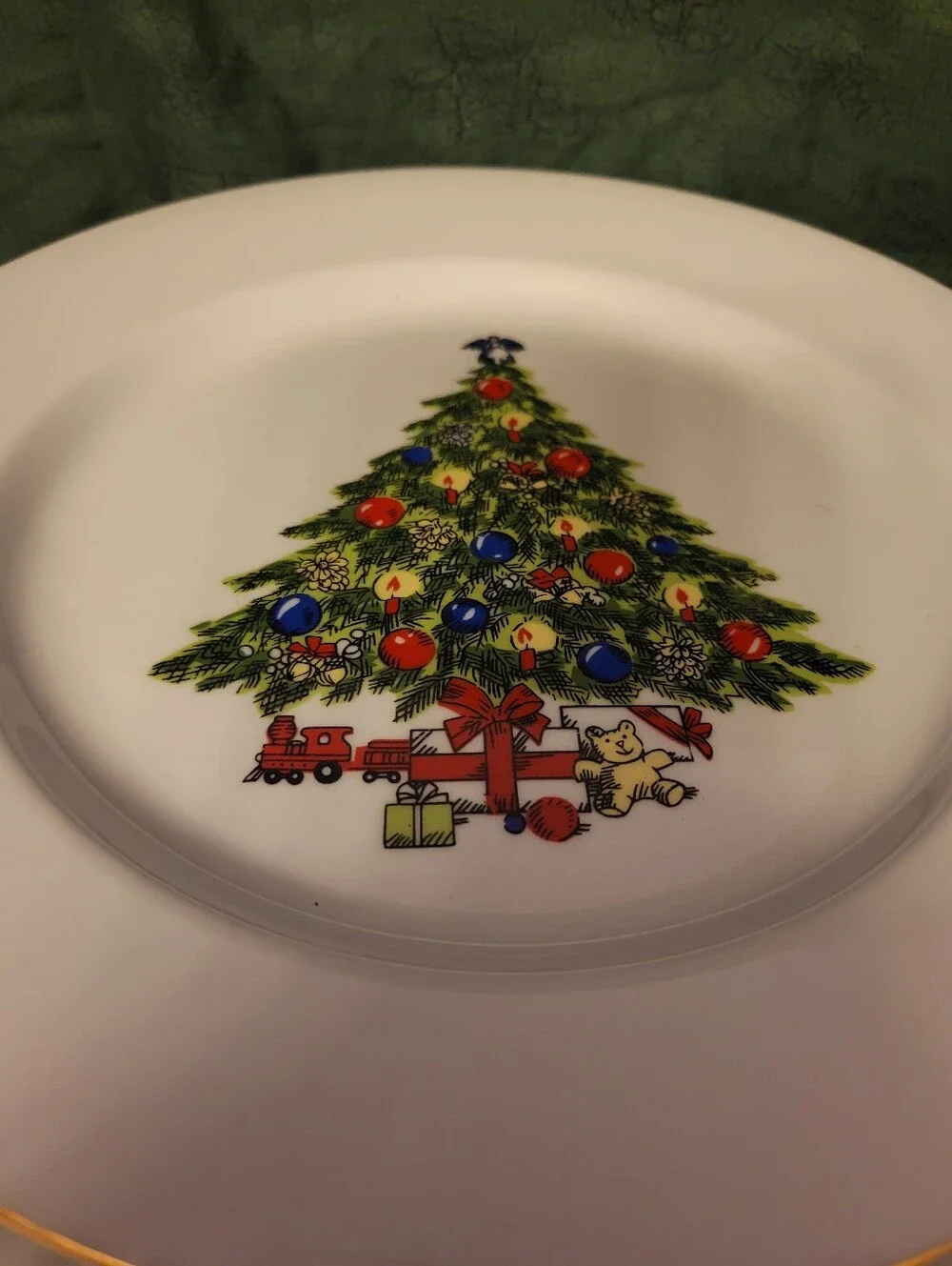 Seagull Fine Porcelain Set Of 8 White Christmas Tree Dinner Plates